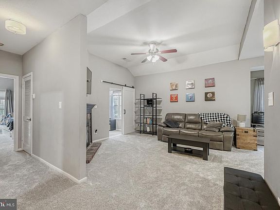 3rd image of 601 Churchill Rd