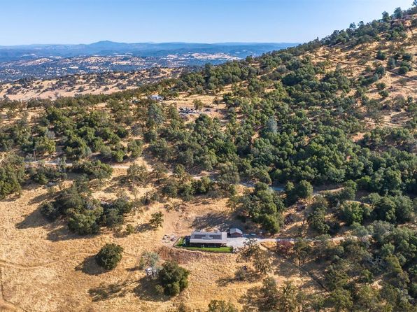 1560 Pinto Dr, Angels Camp, CA 95222