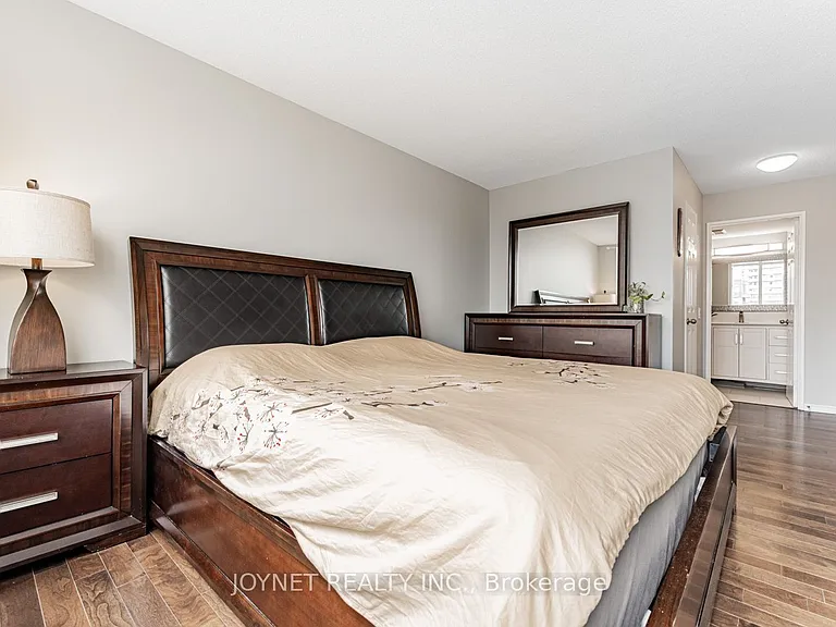 7 Bishop Ave #2205 — Photo 24