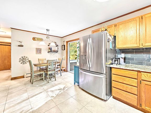 4th image of 303 S Shelburne Rd