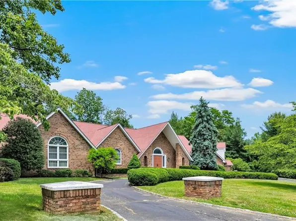 35 Amante Drive, Easton, CT 06612