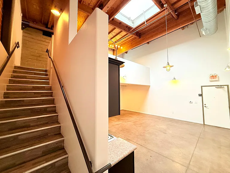1734 N. Main St.,/ 633 Gibbons Street — Photo 32