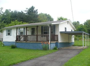 3732 Lochgelly Rd, Oak Hill, WV 25901