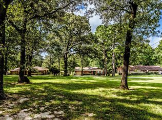 3304 Parr Dr, Huntsville, TX 77320