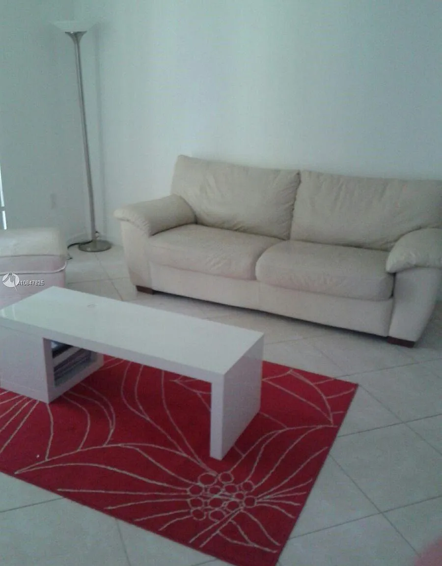 1 bed, 900 sqft, $2,250 — Photo 3