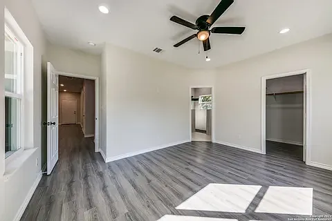 631 Corliss — Photo 8
