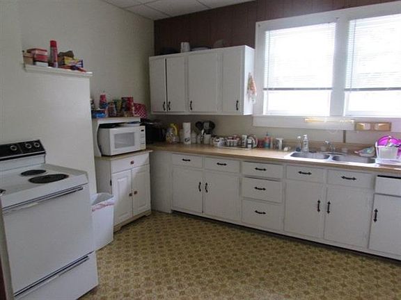 2nd image of 340 N 6th St