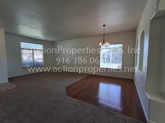 4th image of 2101 Butterfield Ln