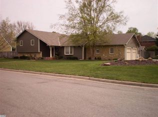 903 Lochinvar Ln, Hutchinson, KS 67502