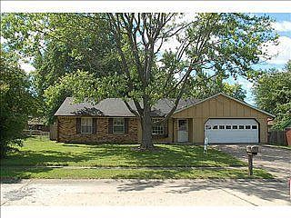 2nd image of 3631 Mistletoe Dr