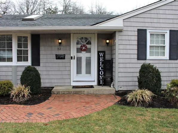 52 Locust Street, Bayport, NY 11705