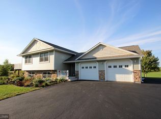 1086 220th Ave, New Richmond, WI 54017