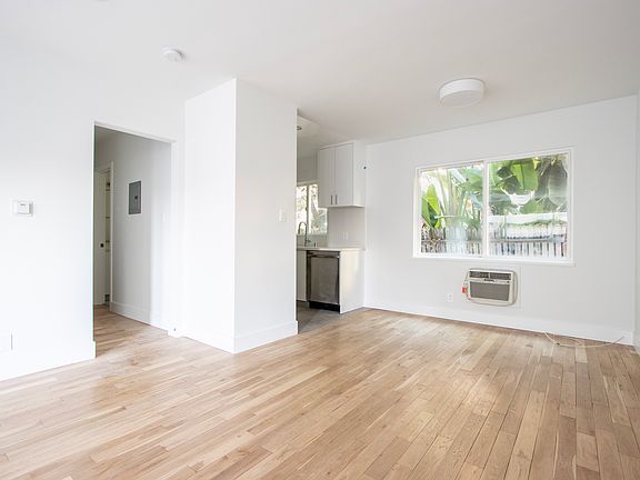 5th image of 1046 N Sierra Bonita Ave APT 7