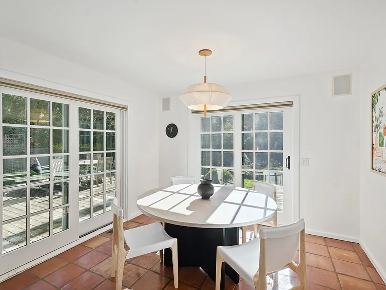 21 Georgica Woods Ln — Photo 6