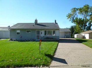 816 Berkley Pl, Dubuque, IA 52001