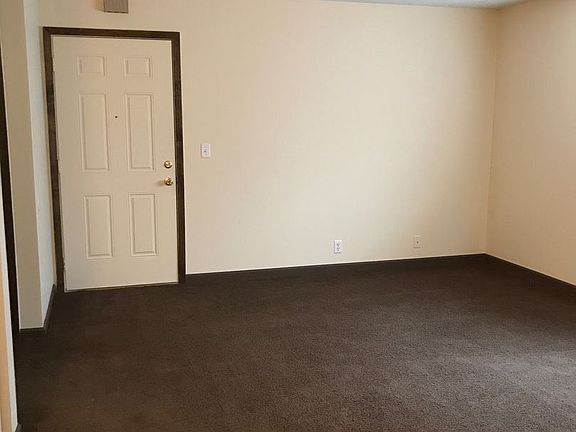 5th image of 658 S Roberts Ave #9