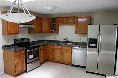 4th image of 462 Laurel Dr