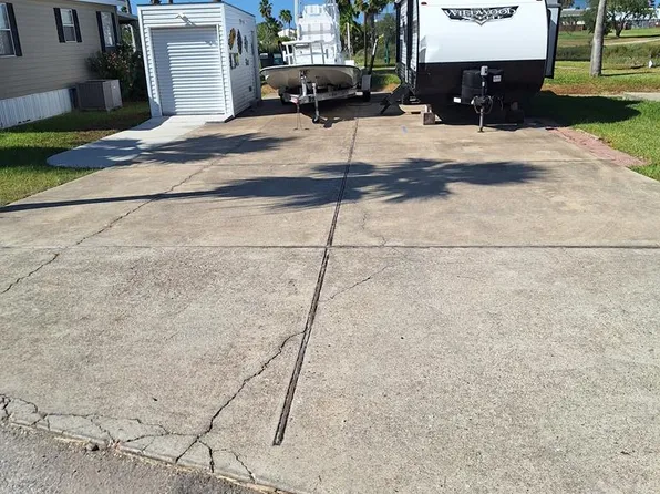588 Star Fish Dr, Port Isabel, TX 78578