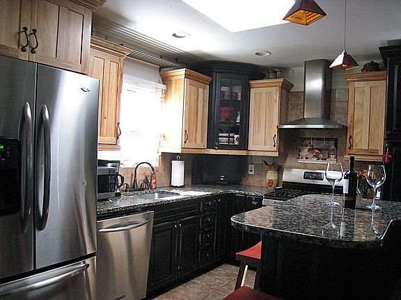 5th image of 54 Cornell Ln