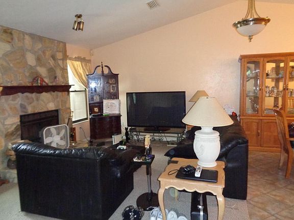 4th image of 1038 Pinebreeze St