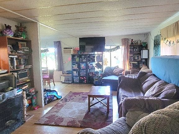 3rd image of 83456 Russell Ln