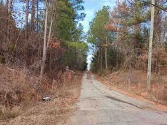 Exterior Neighborhood (street photo)