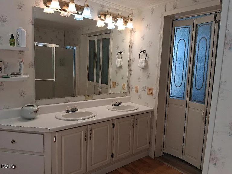 20 Rus Dr — Photo 13