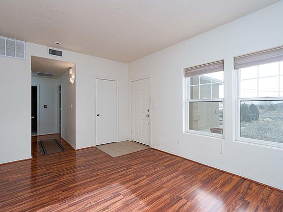 5th image of 1341 Katherine Ave