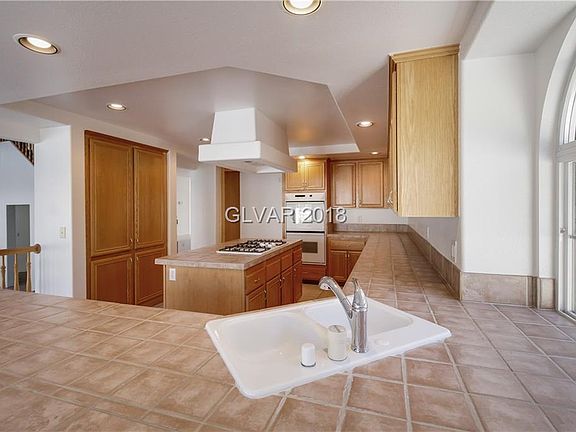 3rd image of 8720 W Gilmore Ave