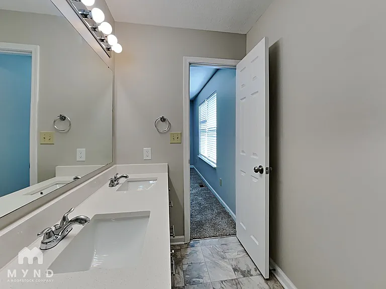 2352 Rosewood Dr — Photo 9