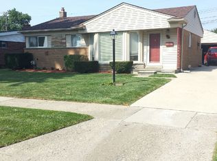 32419 Holden Dr, Warren, MI 48092