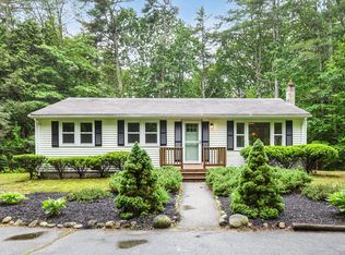 70 Whitten Rd, Kennebunk, ME 04043