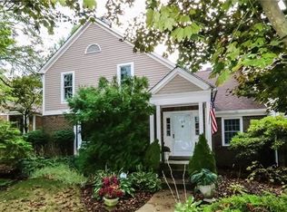 308 Queensberry Cir, Pittsburgh, PA 15234