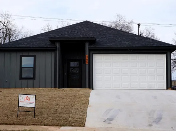 405 W Hull St, Denison, TX 75020