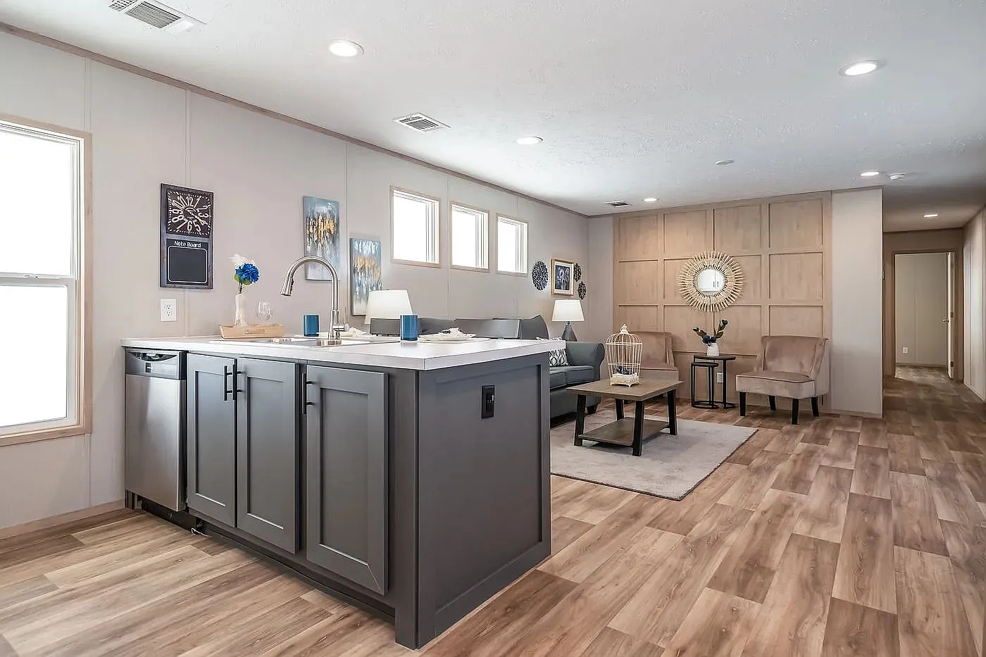 3 bed, 1080 sqft, $1,400 — Photo 2
