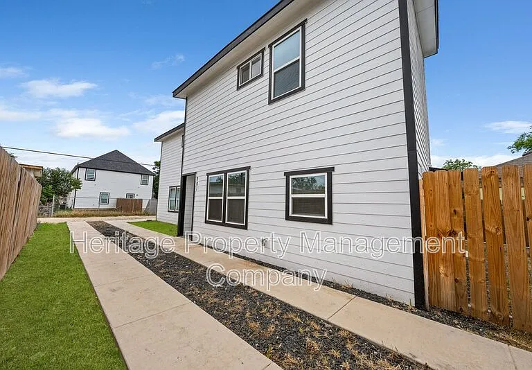 323 Gabriel #1-unit 201 — Photo 1