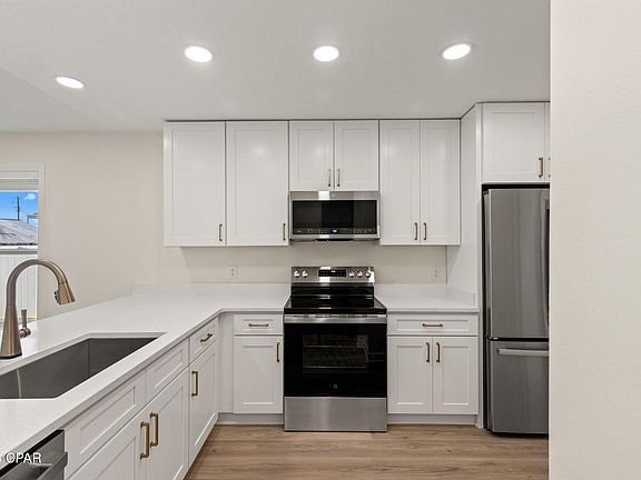 5th image of 425 Sea Breeze Dr
