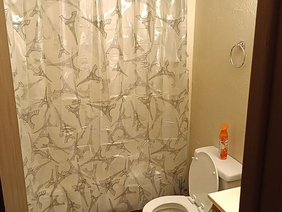 4th image of 200 North St #101