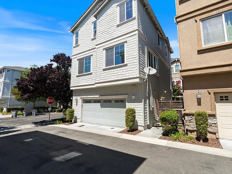 7071 N Mariposa Ct — Photo 11