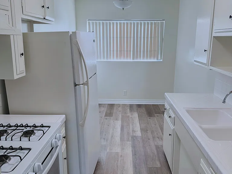 1151 Justin Ave #1 — Photo 2