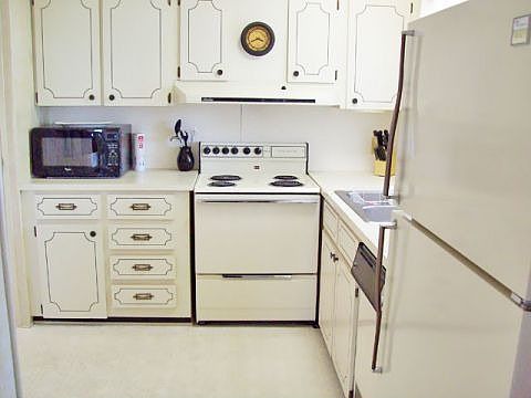 2nd image of 4075 Madre Dr