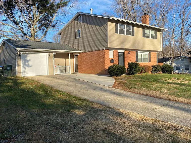 5520 Southampton Dr — Photo 1