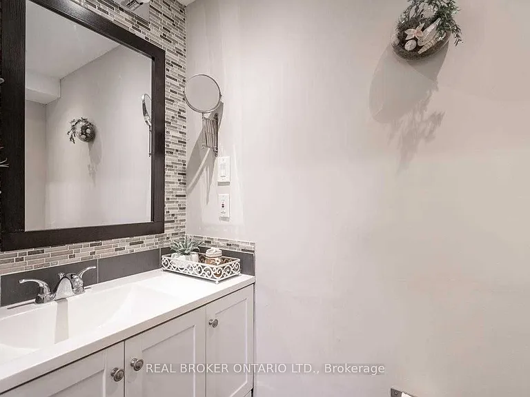 2261 Hanbury Ct — Photo 4