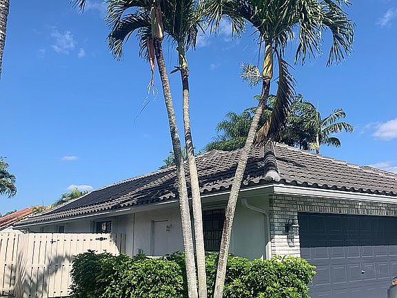 Front View Garage Side