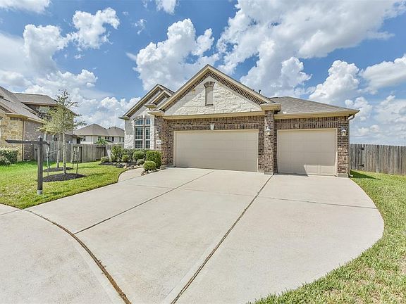 3rd image of 31826 Sydney Creek Dr
