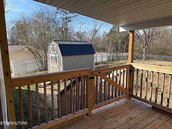 5th image of 511 Highland View Dr