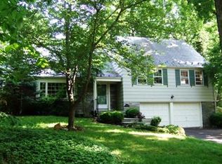 2672 Crest Ln, Scotch Plains, NJ 07076