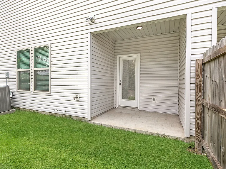 5615 Stuga Dr — Photo 15