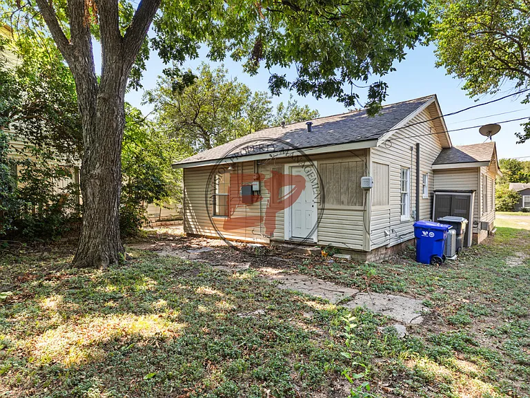 3121 Colonial Ave — Photo 2