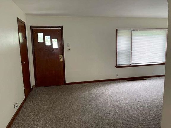 3rd image of 109 Elmhurst Dr